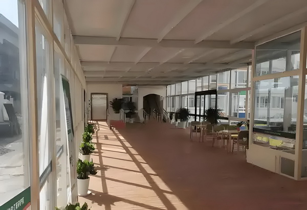 深圳入户调干需要什么条件_演硬汉成名却情路坎坷，8年不敢谈恋爱，遇小10岁的她成宠妻狂魔 四季的窗外美更迭景