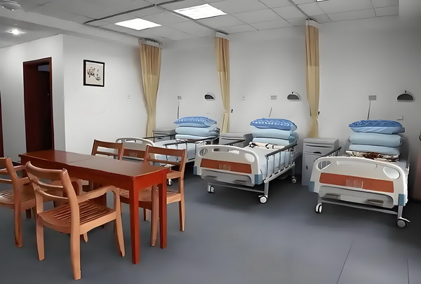 深圳自考本科可以积分入户吗_演硬汉成名却情路坎坷，8年不敢谈恋爱，遇小10岁的她成宠妻狂魔 演硬汉成名性格相投二人